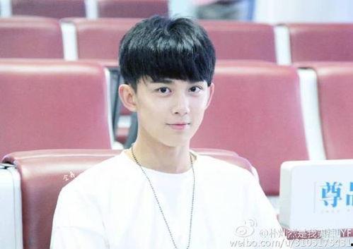 娱乐吃瓜君吴磊和热巴,娱乐圈的甜蜜“瓜”  第2张