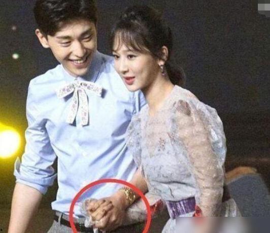 娱乐吃瓜酱粘人的男朋友,甜蜜与挑战并存  第3张