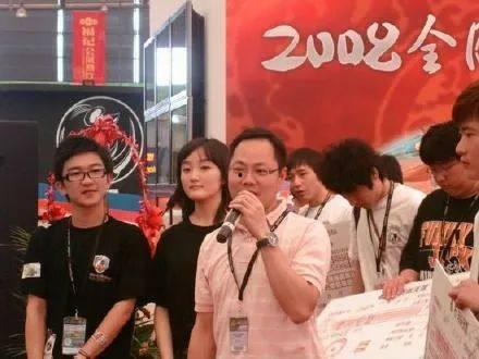 娱乐圈吃瓜背景图女男生,揭秘明星情侣的甜蜜与纠葛  第2张