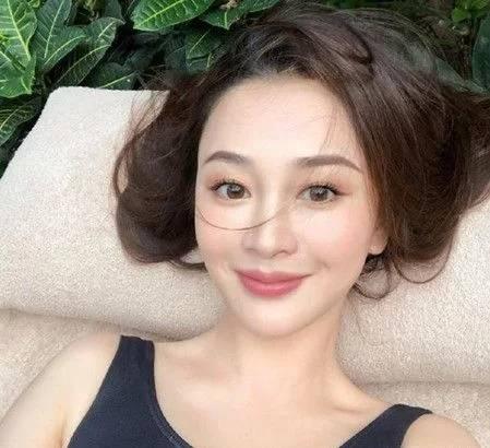 娱乐吃瓜戚薇要退圈了吗,戚薇宣布退圈?揭秘娱乐圈最新传闻背后的真相 第3张 娱乐吃瓜戚薇要退圈了吗,戚薇宣布退圈?揭秘娱乐圈最新传闻背后的真相 第3张