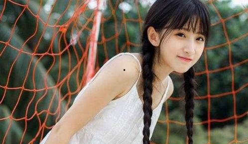 吃瓜少女兼娱乐八卦姐是谁,揭秘娱乐圈幕后故事的女侠 第2张 吃瓜少女兼娱乐八卦姐是谁,揭秘娱乐圈幕后故事的女侠 第2张