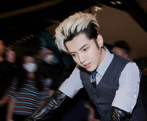 吴亦凡事件娱乐圈吃瓜,吴亦凡事件引发全民吃瓜热潮 第2张 吴亦凡事件娱乐圈吃瓜,吴亦凡事件引发全民吃瓜热潮 第2张