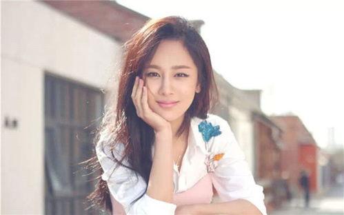 娱乐大晨姐吃瓜杨紫小说,杨紫的娱乐风云录 第3张 娱乐大晨姐吃瓜杨紫小说,杨紫的娱乐风云录 第3张