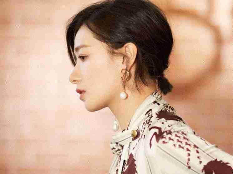 娱乐吃瓜酱女生被要微信,女生被要微信,揭秘明星社交幕后故事 第3张 娱乐吃瓜酱女生被要微信,女生被要微信,揭秘明星社交幕后故事 第3张