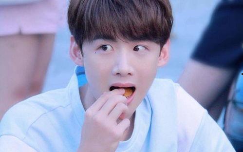 娱乐圈吃瓜白敬亭恋情,娱乐圈新恋情瓜，甜蜜互动引热议  第2张