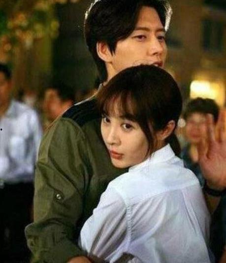 娱乐圈吃瓜真的假的,真假难辨的娱乐新闻揭秘 第2张 娱乐圈吃瓜真的假的,真假难辨的娱乐新闻揭秘 第2张