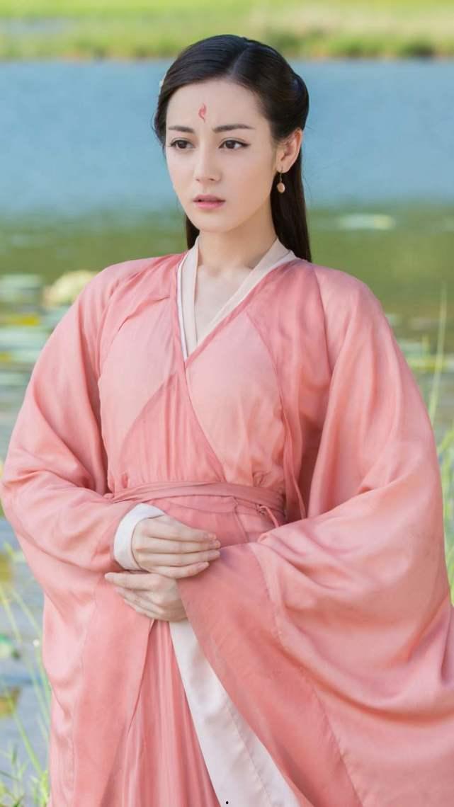 娱乐吃瓜君迪丽热巴吴磊,甜蜜互动引粉丝热议  第3张