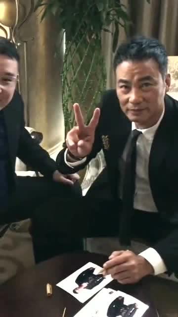 吃瓜娱乐圈华哥是谁啊,揭秘娱乐圈“吃瓜群众”热议的华哥身份之谜 第2张 吃瓜娱乐圈华哥是谁啊,揭秘娱乐圈“吃瓜群众”热议的华哥身份之谜 第2张