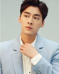 娱乐圈吃瓜李易峰是谁呀,揭秘李易峰的星光之路  第3张